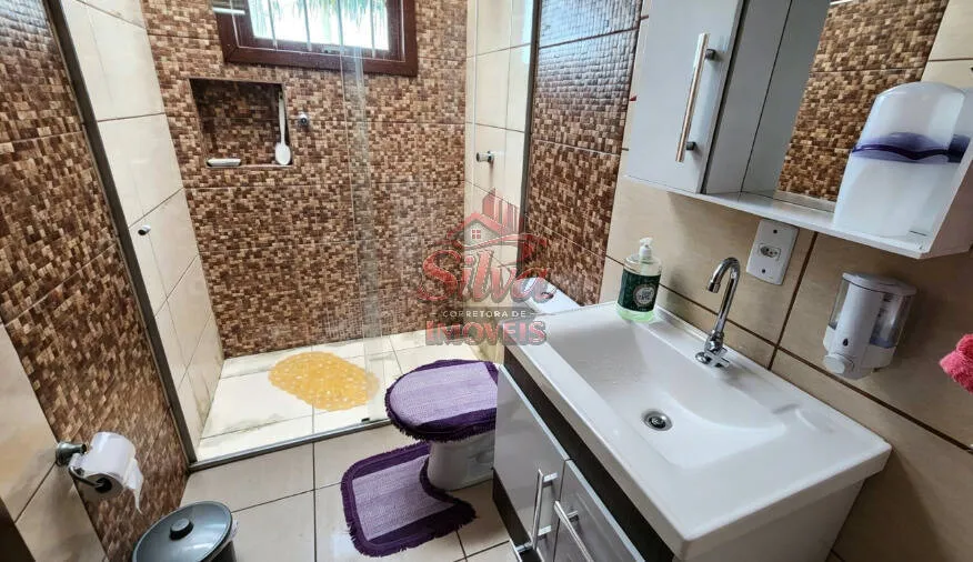 Imagem C759 | Casa c/ piscina na Av. Principal