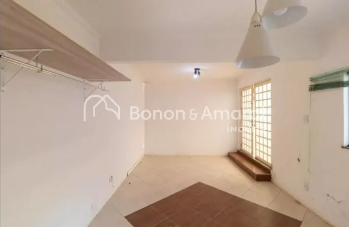 Imagem Casa Terrea com Edicula a venda no Parque Taquaral