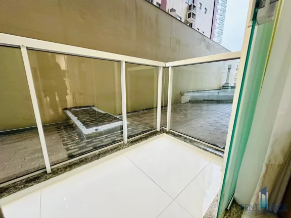 Imagem Apartamento Quadra Mar para Venda em Balneário Camboriú, CENTRO, 2 dormitórios, 1 banheiro, 1 vaga