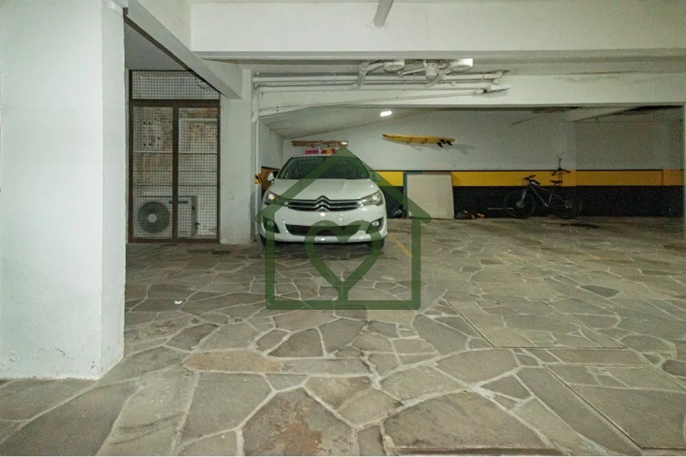Imagem **Apartamento à Venda em Condomínio Fechado no Menino Deus, Porto Alegre** Descubra seu novo lar e...