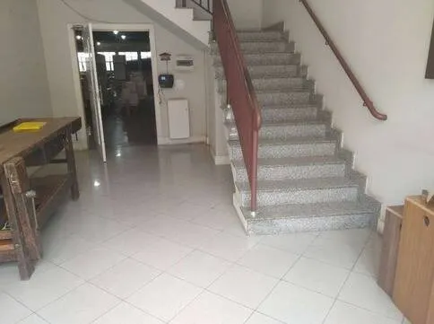 Imagem Galpão Comercial e Industrial em Carapicuíba, Vila Sul Americana - 2.200m² com Mezanino e Entrada para Caminhão