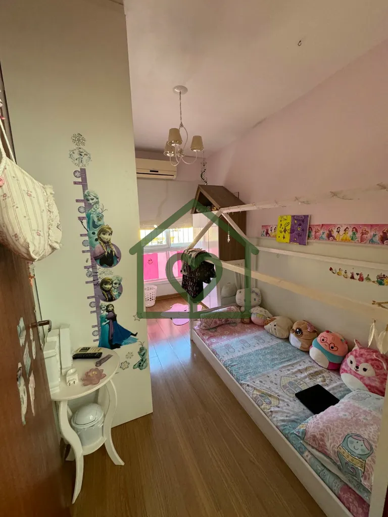 Imagem CASA I 3 DORMITÓRIOS I 1 SUÍTE I SEMI MOBILIADA I 2 VAGAS I HÍPICA I ZONA SUL 
 
ABRIANOS vende m...