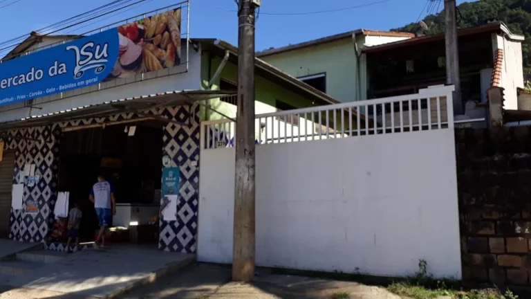 Imagem casa com comercio - Pedreira