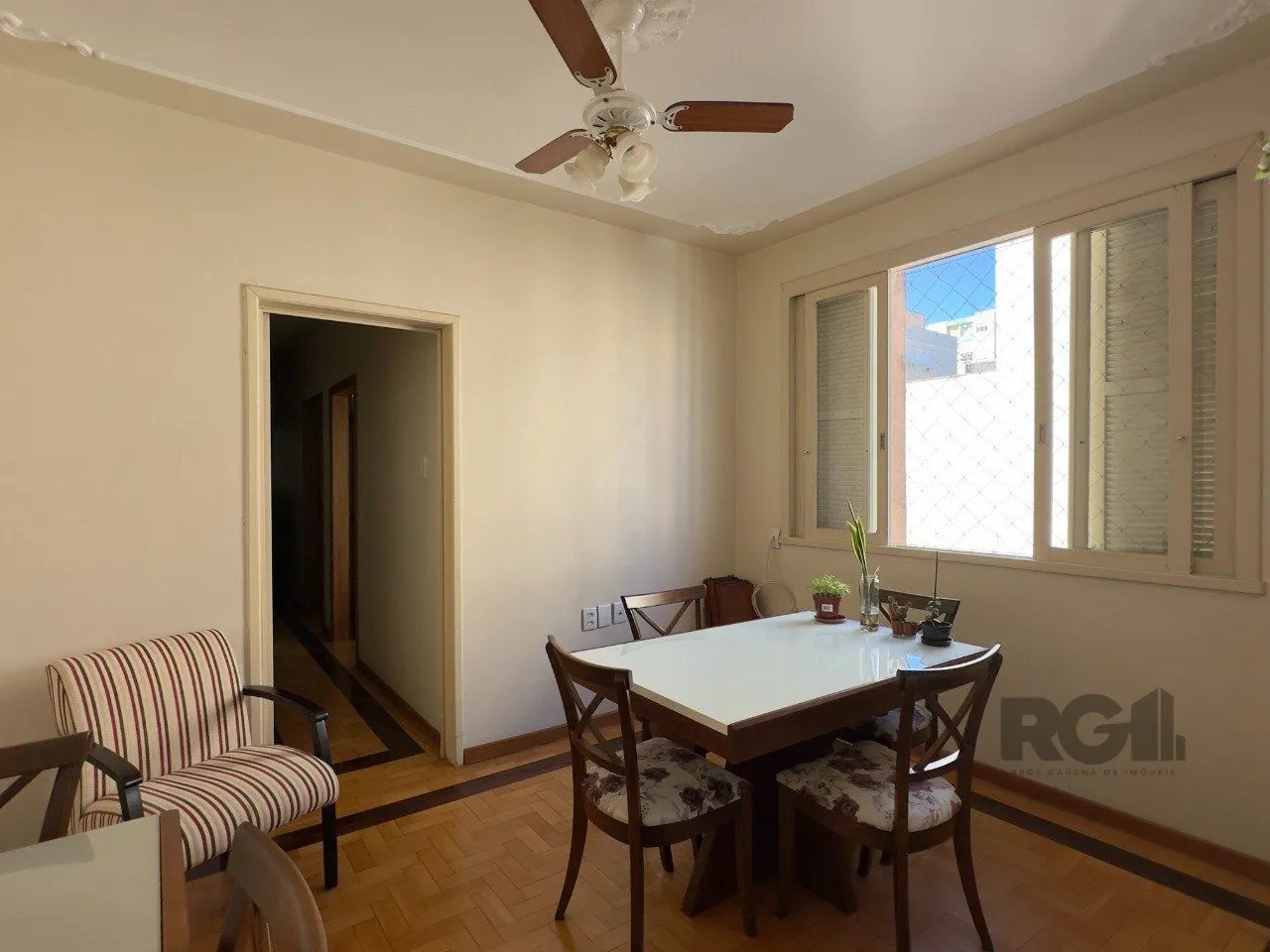 Imagem APARTAMENTO 3 DORMITÓRIOS, DE FRENTE E REFORMADO, NO CENTRO HISTÓRICO