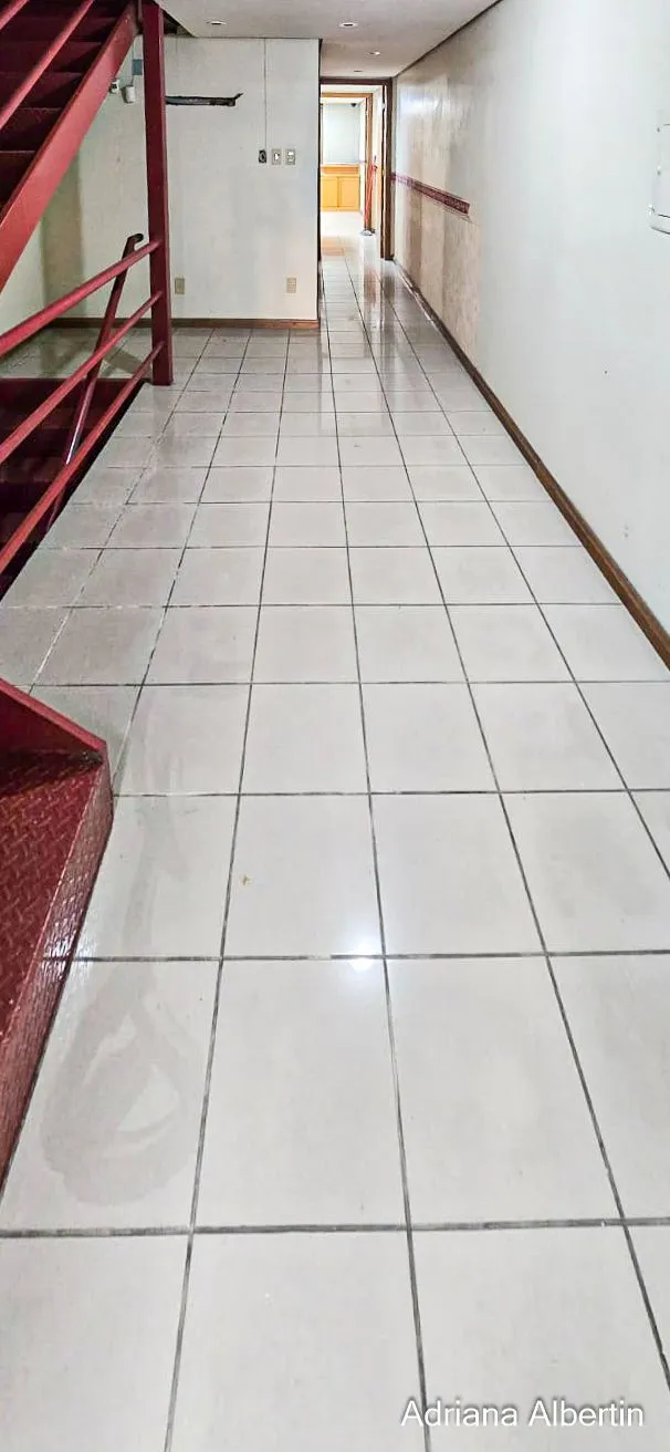 Imagem Prédio comercial com 239m²