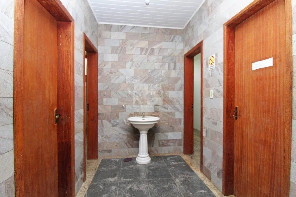 Imagem Casa para Venda - 840m², 7 dormitórios, sendo 3 suites, 8 vagas - Medianeira