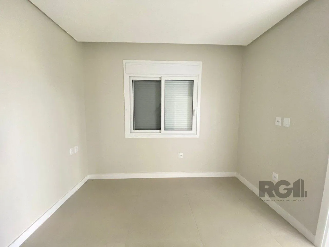 Imagem Casa em condomínio com 3 dormitórios, sendo todos suítes em Torres