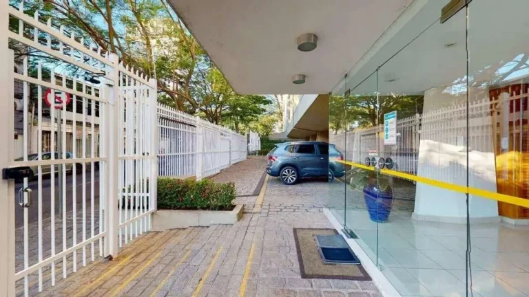 Imagem Apartamento a venda totalmente mobiliado com 3 dormitórios (1 suíte) e 1 vaga na Vila Olímpia, São Paulo