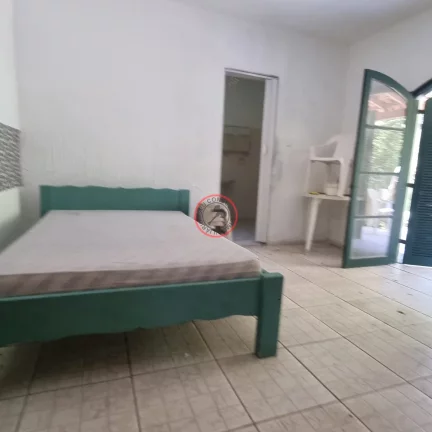 Imagem TRES CASAS EM UM TERRENO DE 700 MT COM ACESSO PARA O RIO. ENTRADA CONJUNTA PARA GARAGEM, PELA RUA