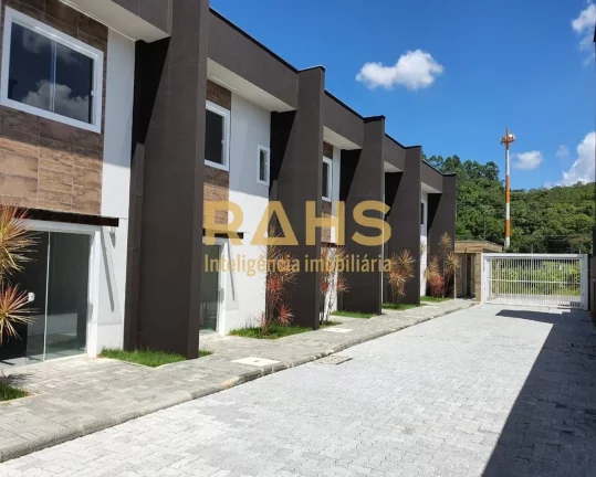 Geminado a venda, no bairro Vila Nova em Joinville, com 3 dormitórios, sendo 1 suíte, 1 salas, coz...