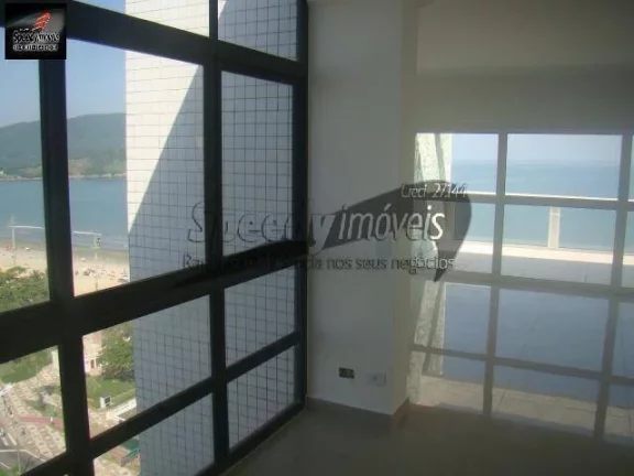 Imagem Cobertura em Santos a venda na orla da praia.