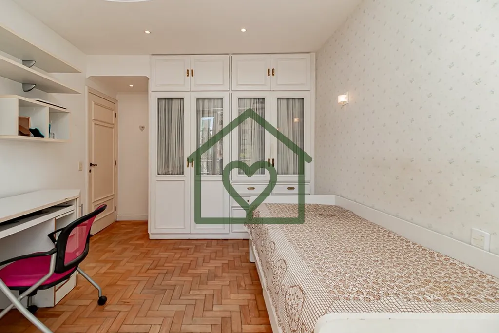Imagem Excelente apartamento semi-mobiliado à venda na Rua Silva Jardim, no bairro Mont Serrat, em Porto A...