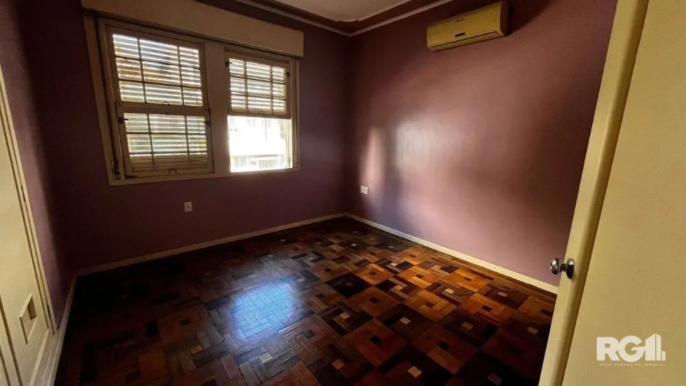 Imagem CASA A VENDA, AMPLA NA COMENDADOR BATISTA!