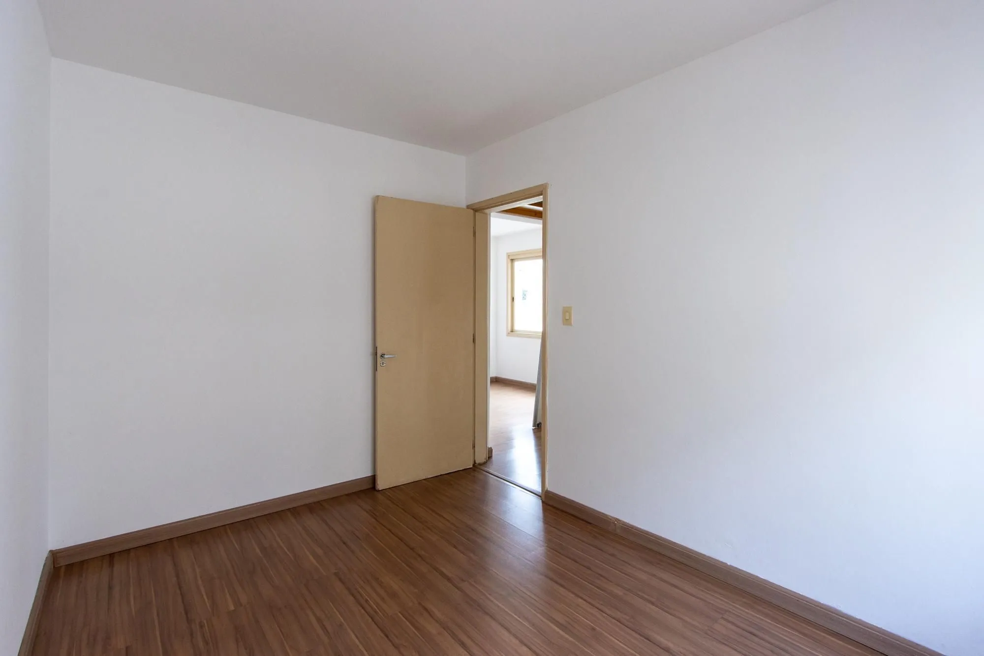 Imagem Apartamento 2 quartos, com 1 vaga escriturada - Bairro Tristeza