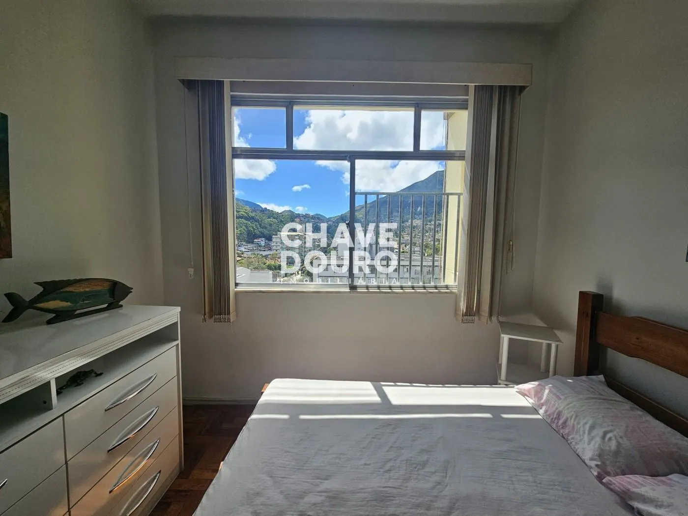 Imagem Apartamento 2 Quartos e 1 Quarto de Serviço à venda no Alto
