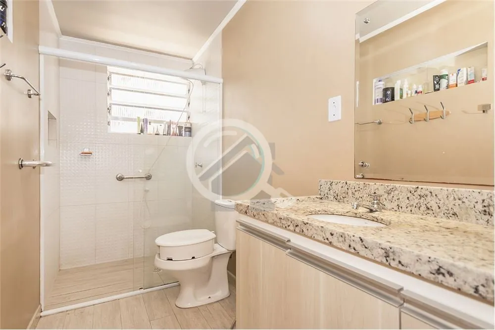 Imagem Apartamento três dormitórios, 2 banheiros com 87m², com espaçoso pátio , apt. reformado, com bo...