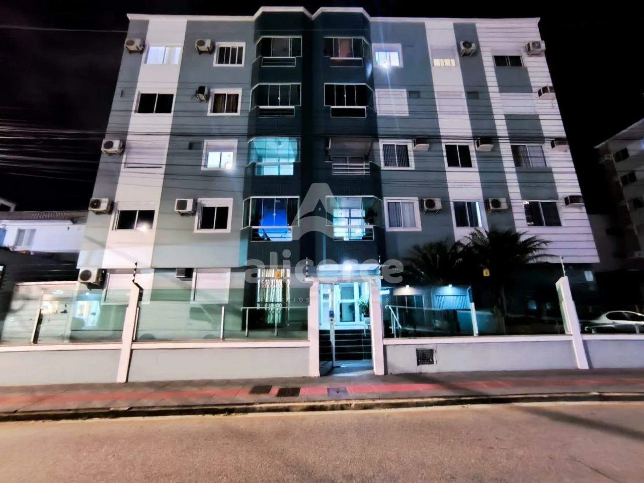 Imagem Apartamento à venda com 2 quartos , 79m² em Jardim Cidade de Florianópolis São José