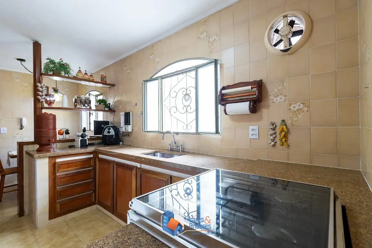 Imagem Casa para venda em Mirandópolis com 3 quartos, sendo 3 suítes, 284m²