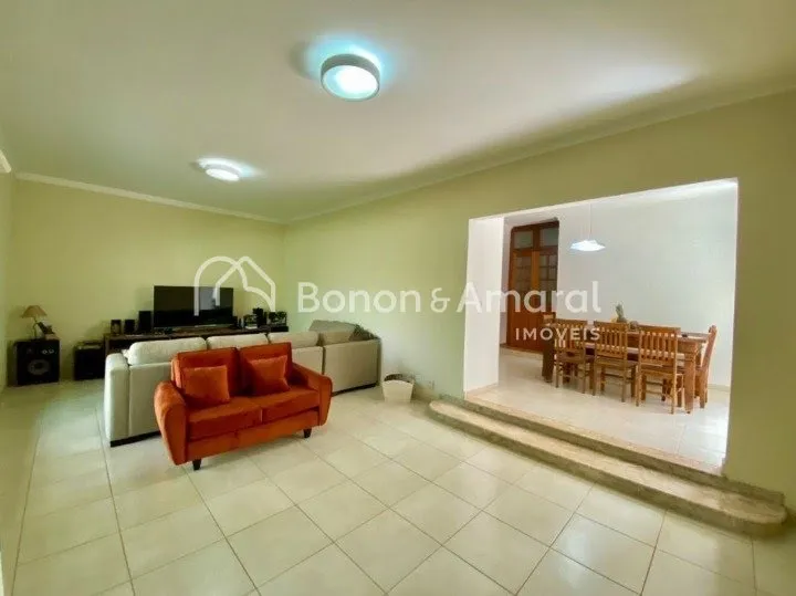 Imagem Casa com 179 m² e 3 Quartos