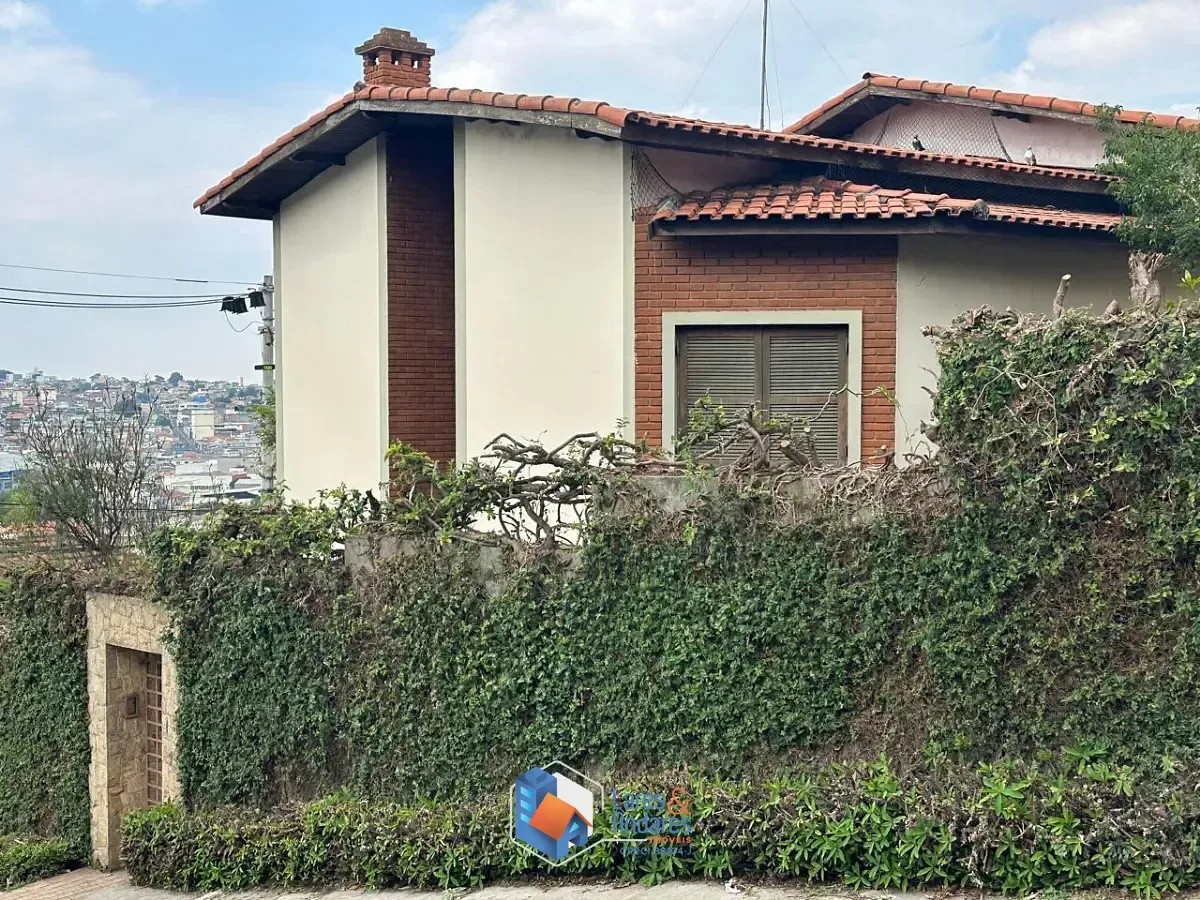 Imagem Sobrado para venda em Jardim Peri com 3 quartos, sendo 1 suíte, 300m²