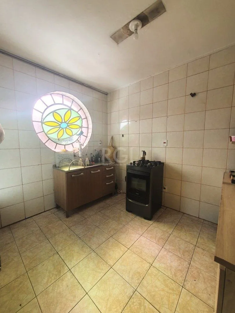 Imagem Casa para Venda - 226.9m², 5 dormitórios, sendo 2 suites, 5 vagas - Teresópolis