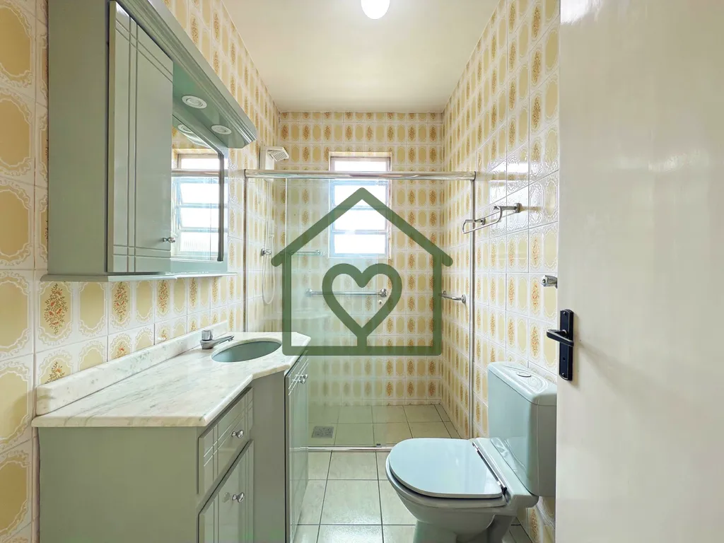 Imagem Ótimo apartamento reformado muito bem distribuído e com ventilação cruzada, proporcionando ambie...