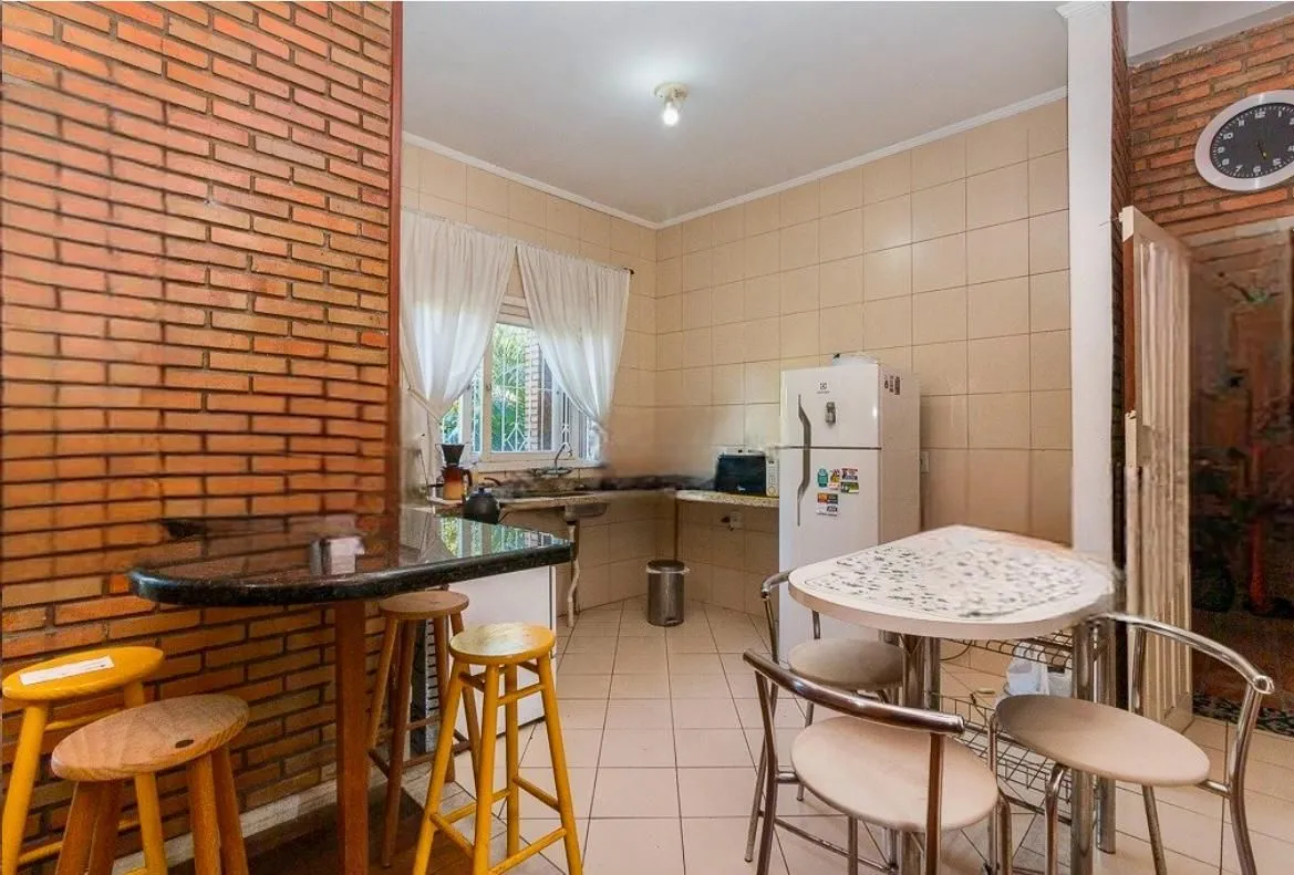 Imagem Casa 3 dormitorio com 230m2 pátio com piscina no bairro Itu Sabará