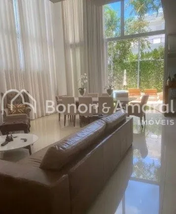 Imagem Casa de Condomínio com 4 Quartos e 6 banheiros à Venda, 481 m² por R$ 3.900.000