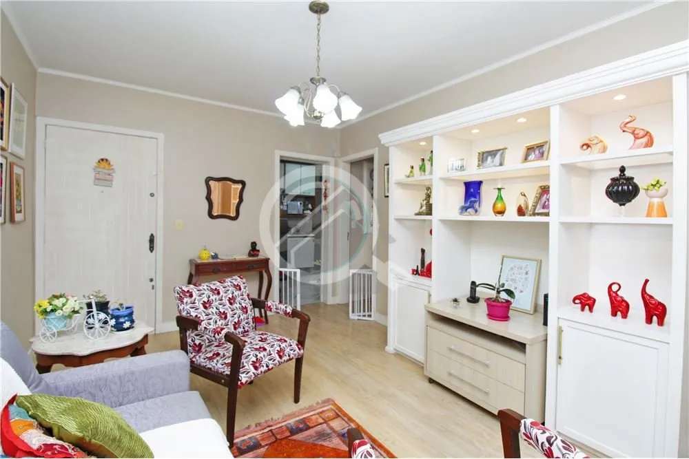 Imagem Venha conhecer este incrível apartamento semimobiliado, arejado e com ventilação natural! São tr...