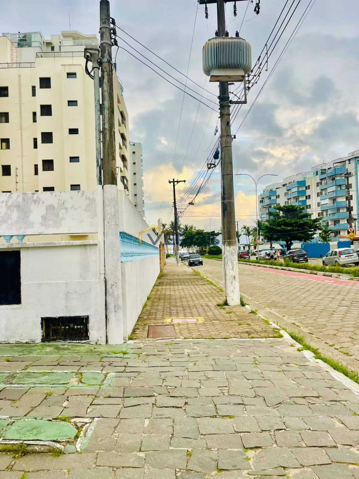 Imagem Apartamento com 2 dormitórios a 50 metros da Martim de Sá