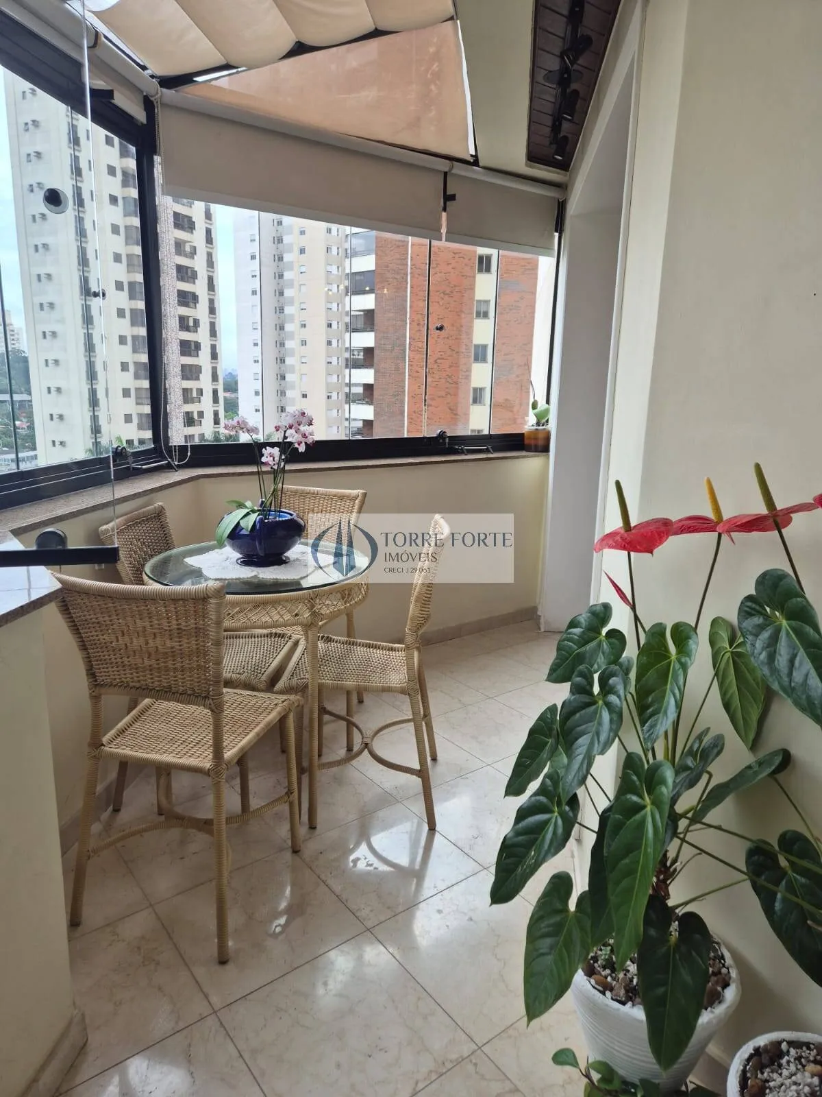Imagem Ótimo apartamento, 184 m² 4 dormitórios sendo 3 suítes 3 vagas de garagem