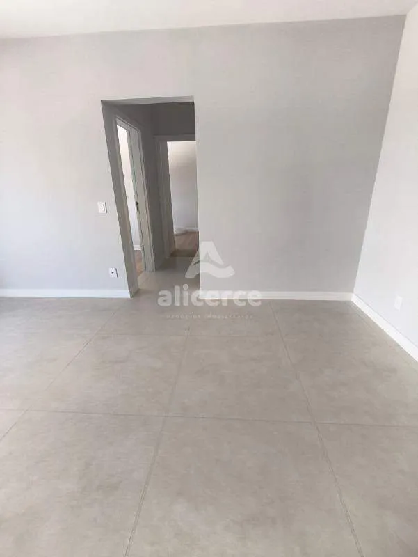 Imagem Apartamento à venda com 2 quartos 1 suíte, 66,23m² em Barreiros São José