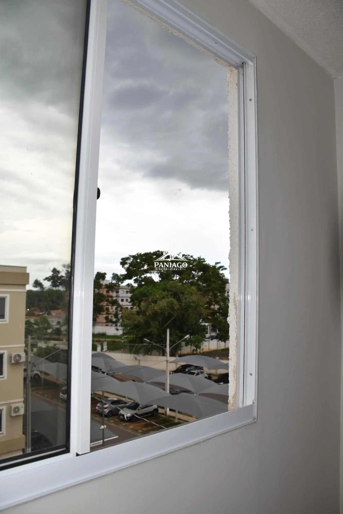 Imagem APARTAMENTO NO CONDOMINIO CHAPADA BOULEVARD -COM 2 QUARTOS, SALA,COZINHA,GARAGEM
