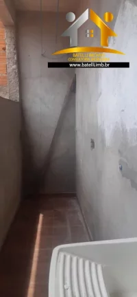 Imagem Casa com 03 cômodos para alugar em Carapicuíba