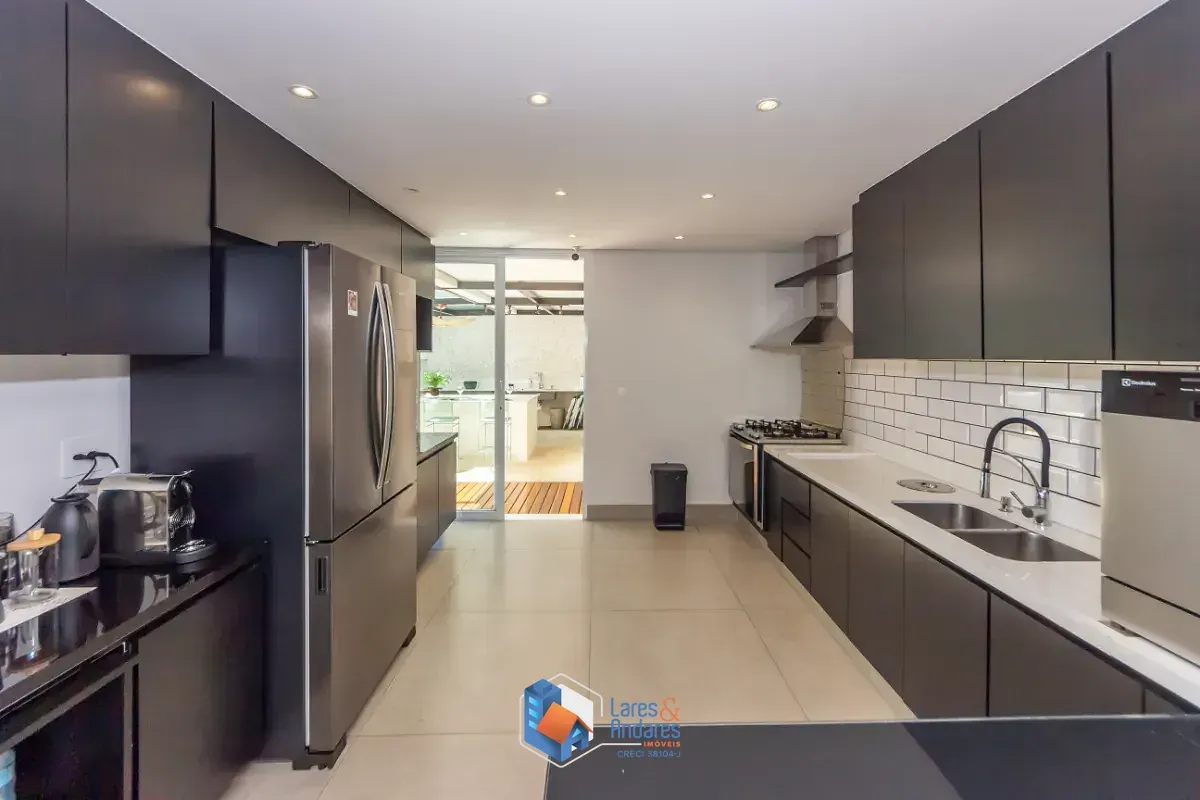 Imagem Casa para venda em Campo Belo com 3 quartos, sendo 2 suítes, 280m²