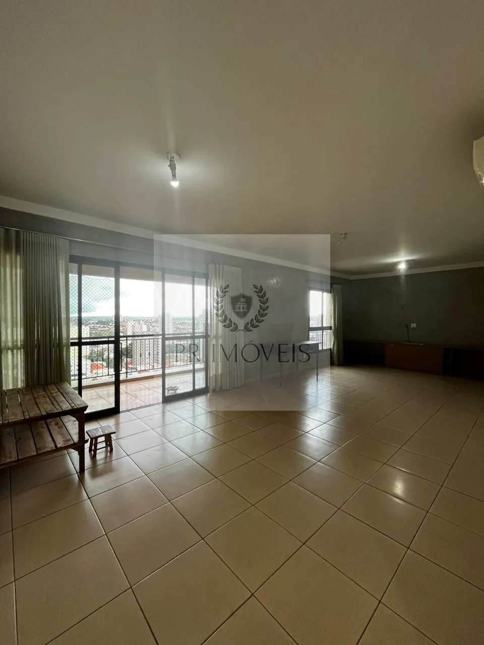 Foto do imóvel Apartamento de 3 suítes no Centro de Araraquara-SP com 145m² e 3 vagas de garagem! Venha conferir!
