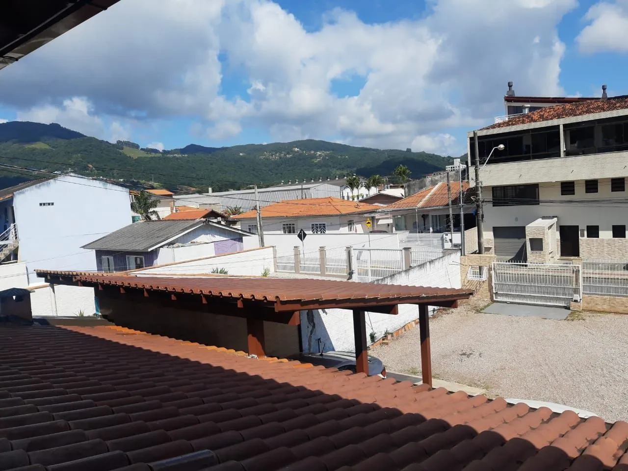 Imagem Grande Oportunidade - Casa Ampla e Recém Reformada em Localização Privilegiada