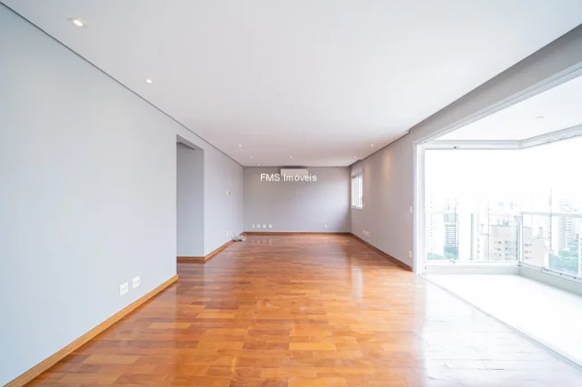 Foto do imóvel Apartamento à venda em Moema de 168m²