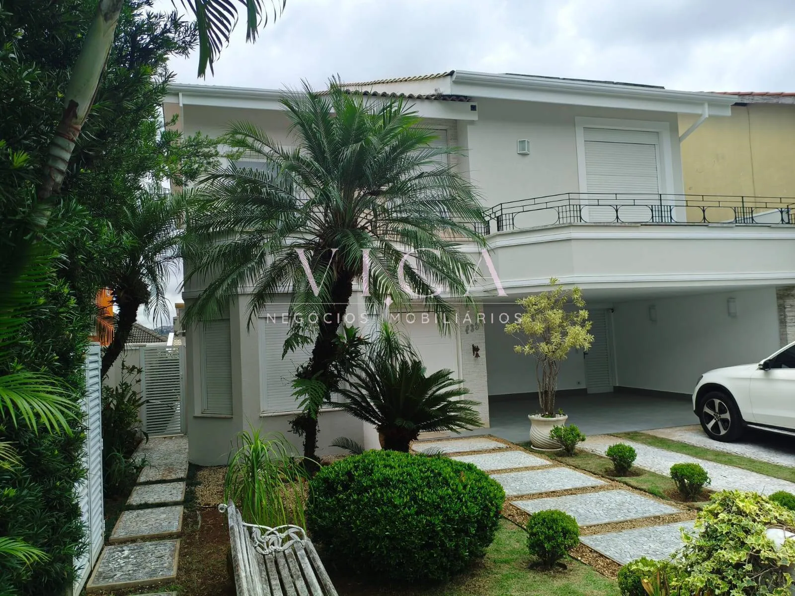 Imagem Alphaville | Casa Mobiliada com Piscina e 3 Suítes | Locação R$ 17.000,00