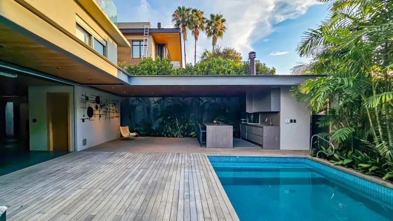 Casa com 4 quartos à venda, 582 m² por R$ 11.000.000 - Barueri/SP