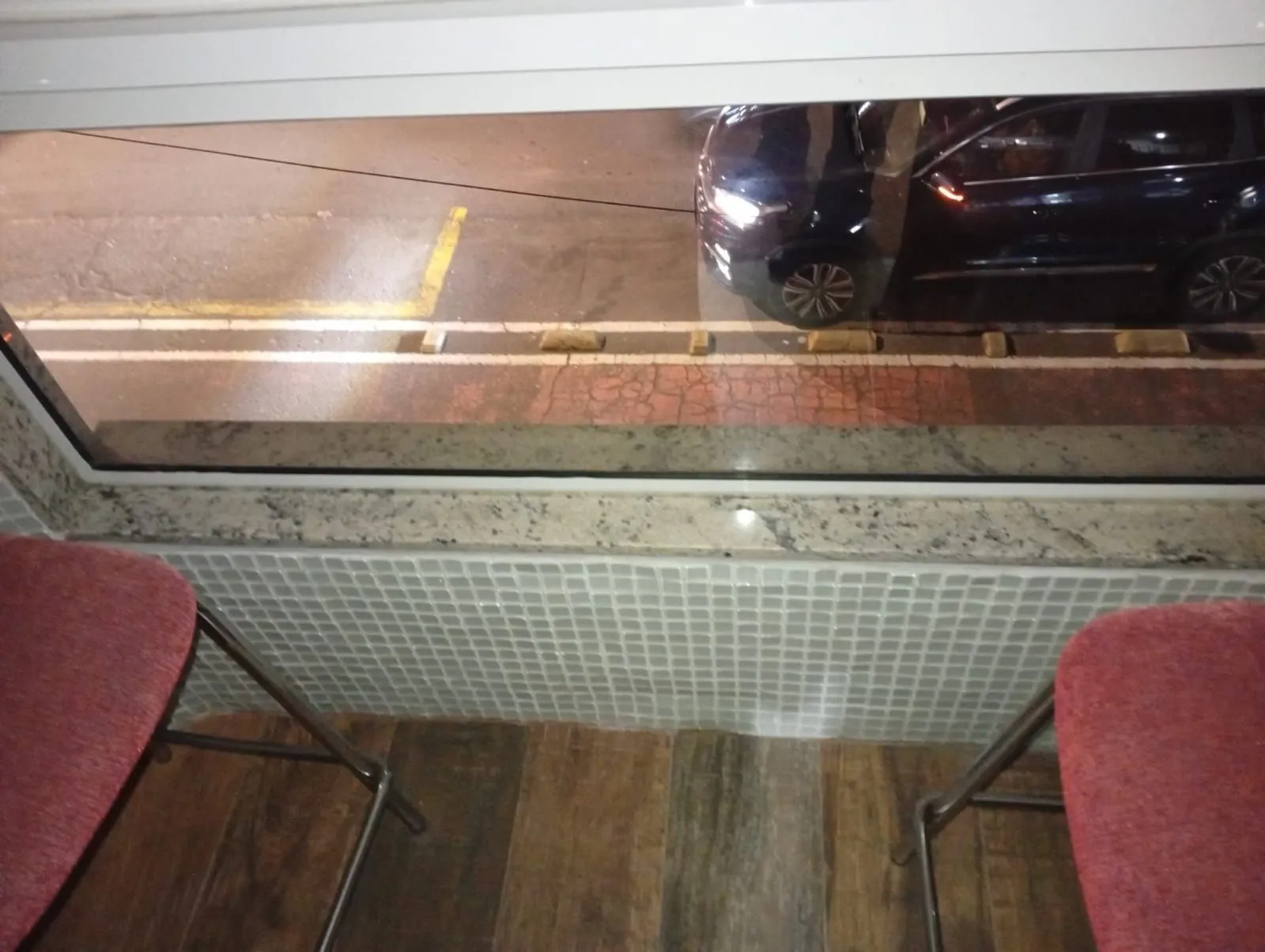 Imagem Casa com 5 quartos , 7 banheiros e pátio!