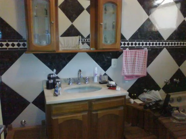 Imagem Casa para Venda - 350m², 3 dormitórios, sendo 1 suites, 6 vagas - Tristeza