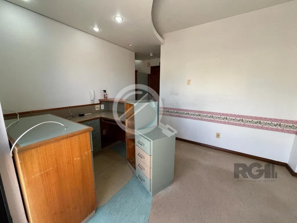 Imagem Sala comercial, elevador, portaria 12 horas e uma vaga de garagem no bairro Bom Fim em Porto Alegre....