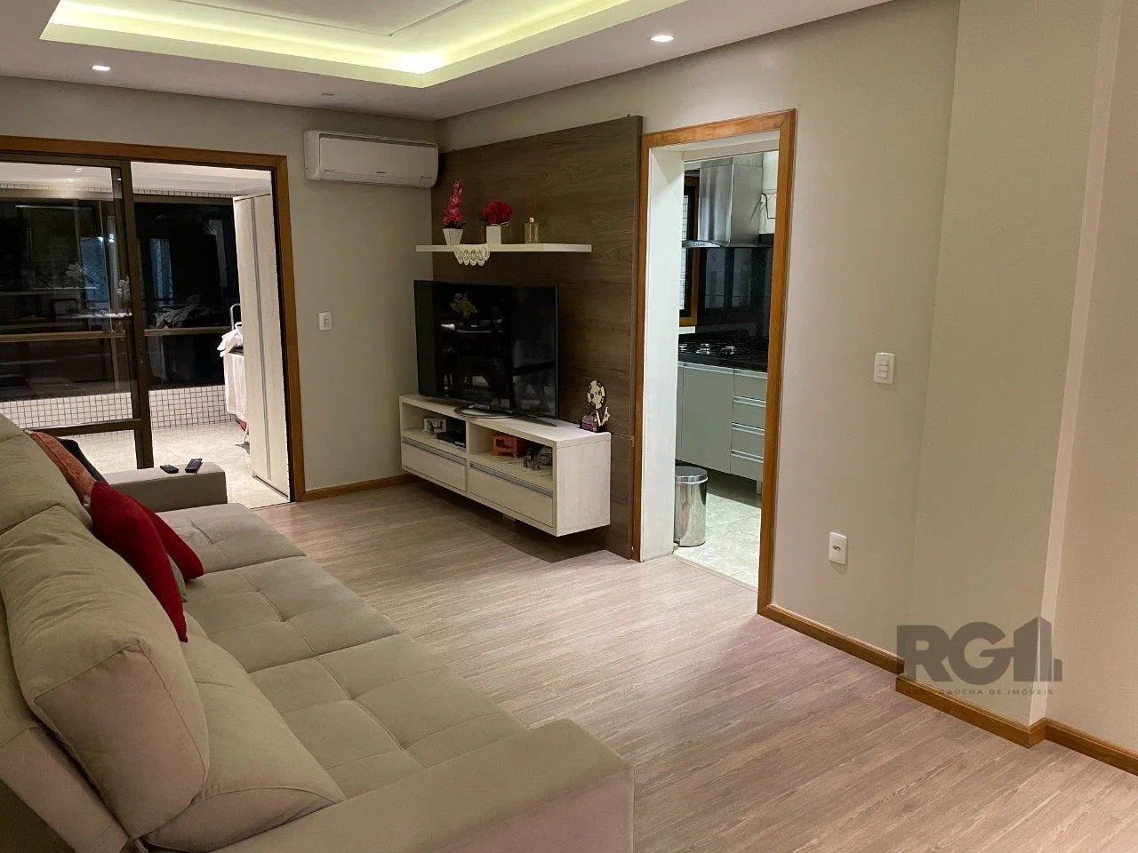 Imagem Apartamento mobiliado, 3 dormitórios, 1 suíte, vaga de garagem, Bairro Vila Eunice
