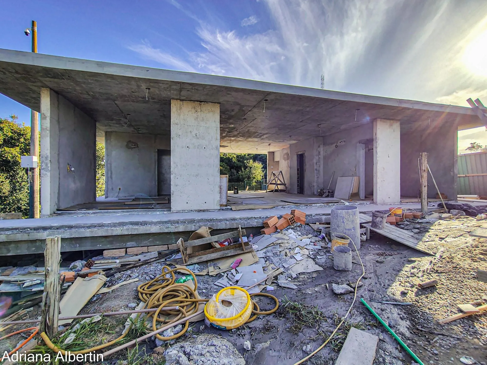 Imagem Casa térrea em condomínio na Estrada das Três Meninas - Alphaville