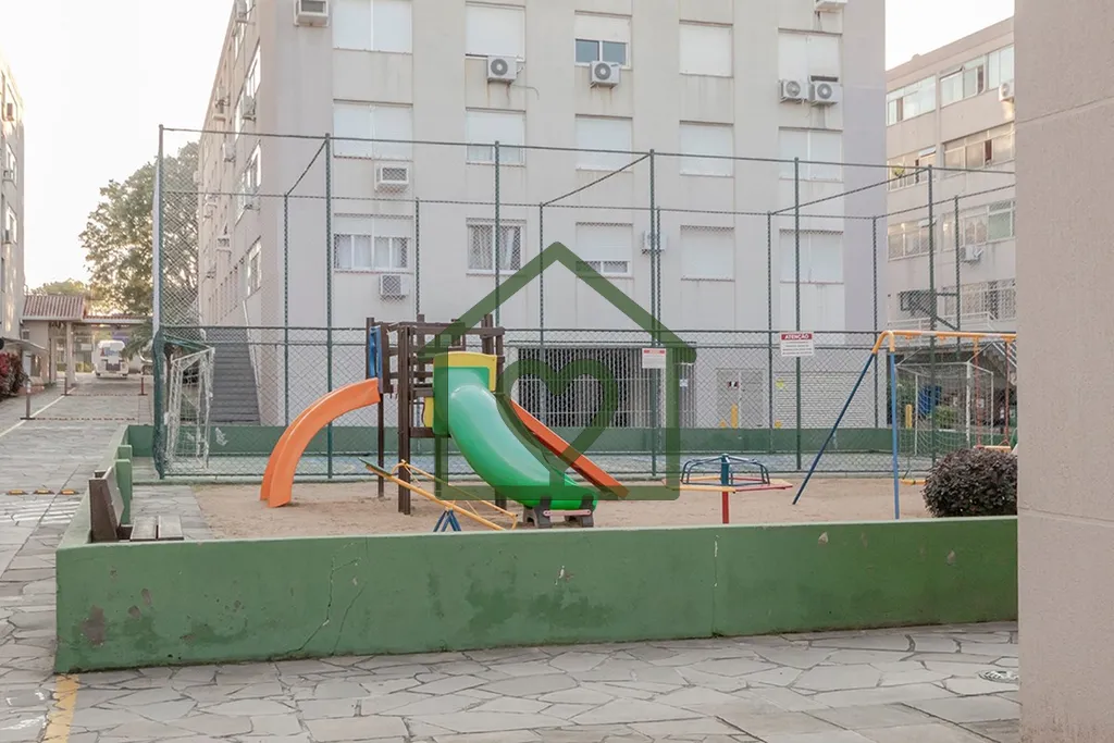 Imagem Descubra a oportunidade perfeita para investir no seu novo lar em Porto Alegre! Este aconchegante ap...