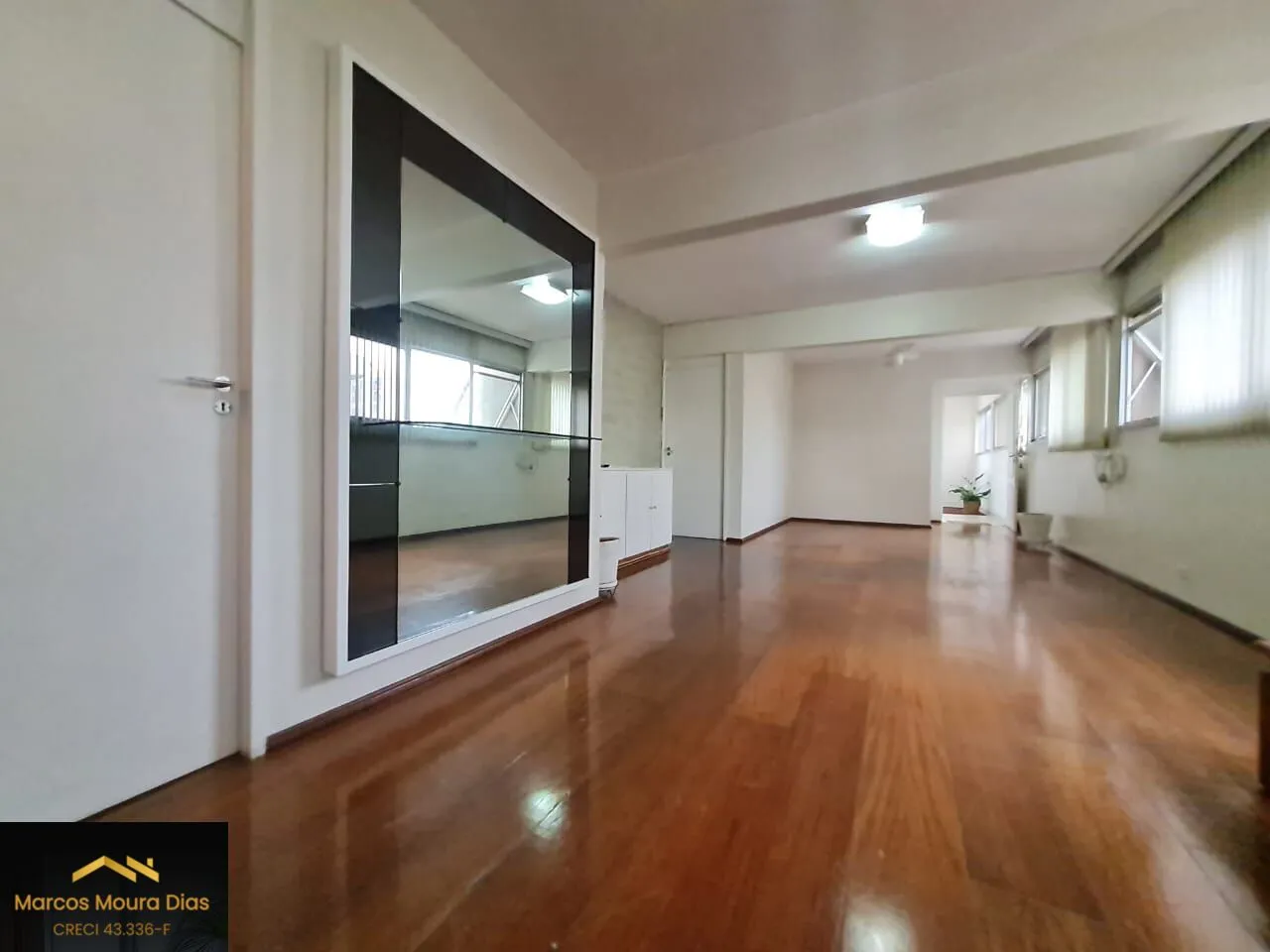 Imagem Apartamento em Perdizes, 03 Dormitórios( 1 suíte) 1 Vaga de Garagem e Dependência de Serviço. Edifício perto da PUC com Lazer e Portaria 24 hs