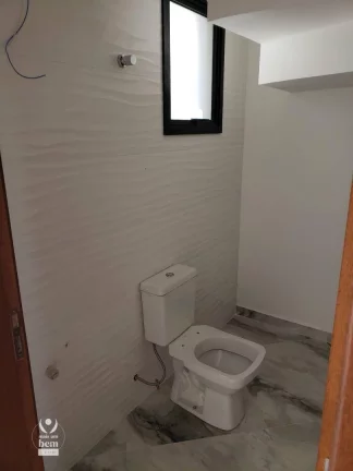 Imagem Amplo sobrado de 121 m² com 3 quartos sendo 1 suíte, 2 vagas de garagem à venda por R$ 650.000 - Campo de Santana - Curitiba/PR