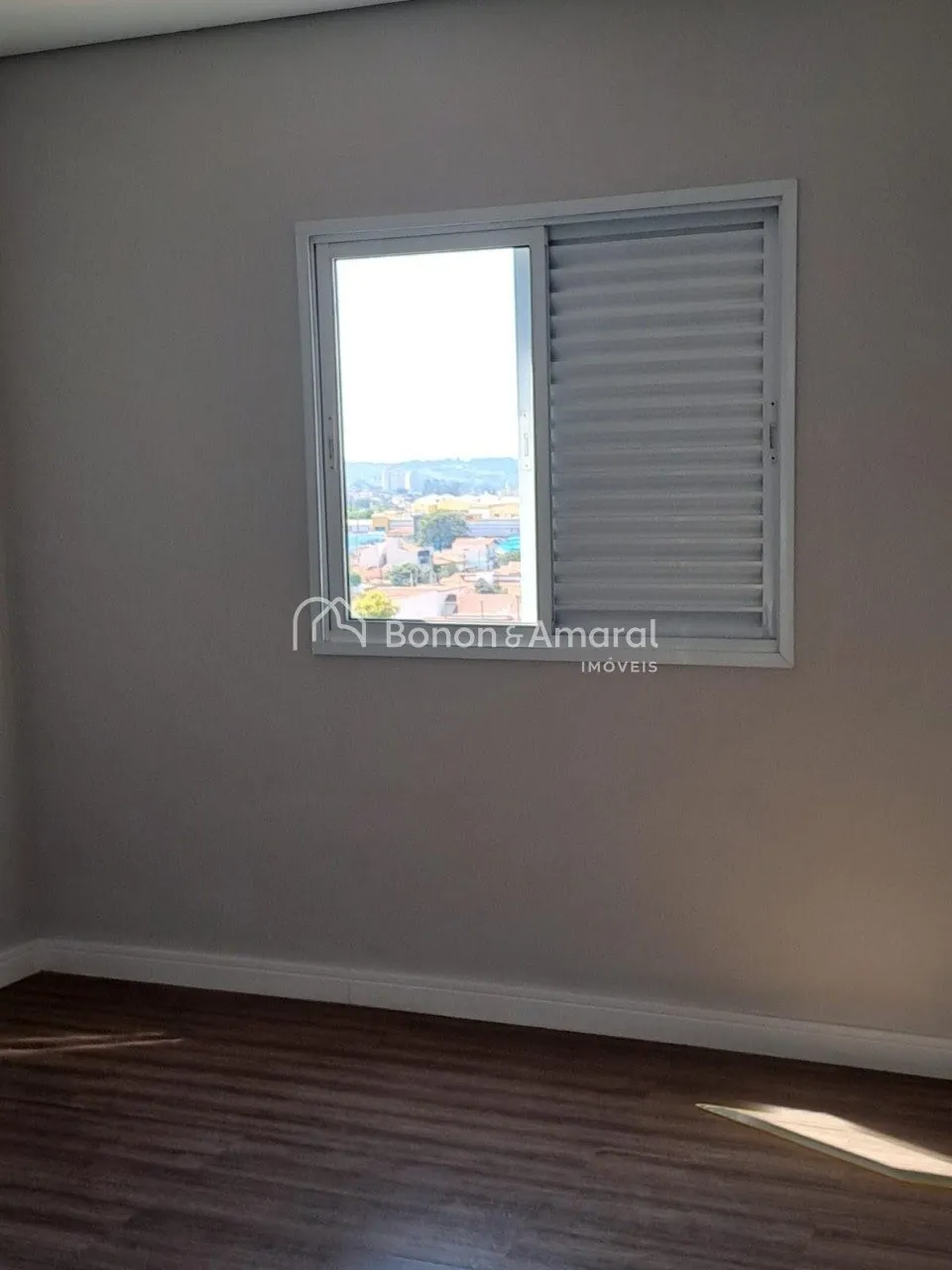 Imagem Cobertura à venda com 4 dormitórios, 2 suítes, e 2 vagas de garagem, 217 m² no Taquaral