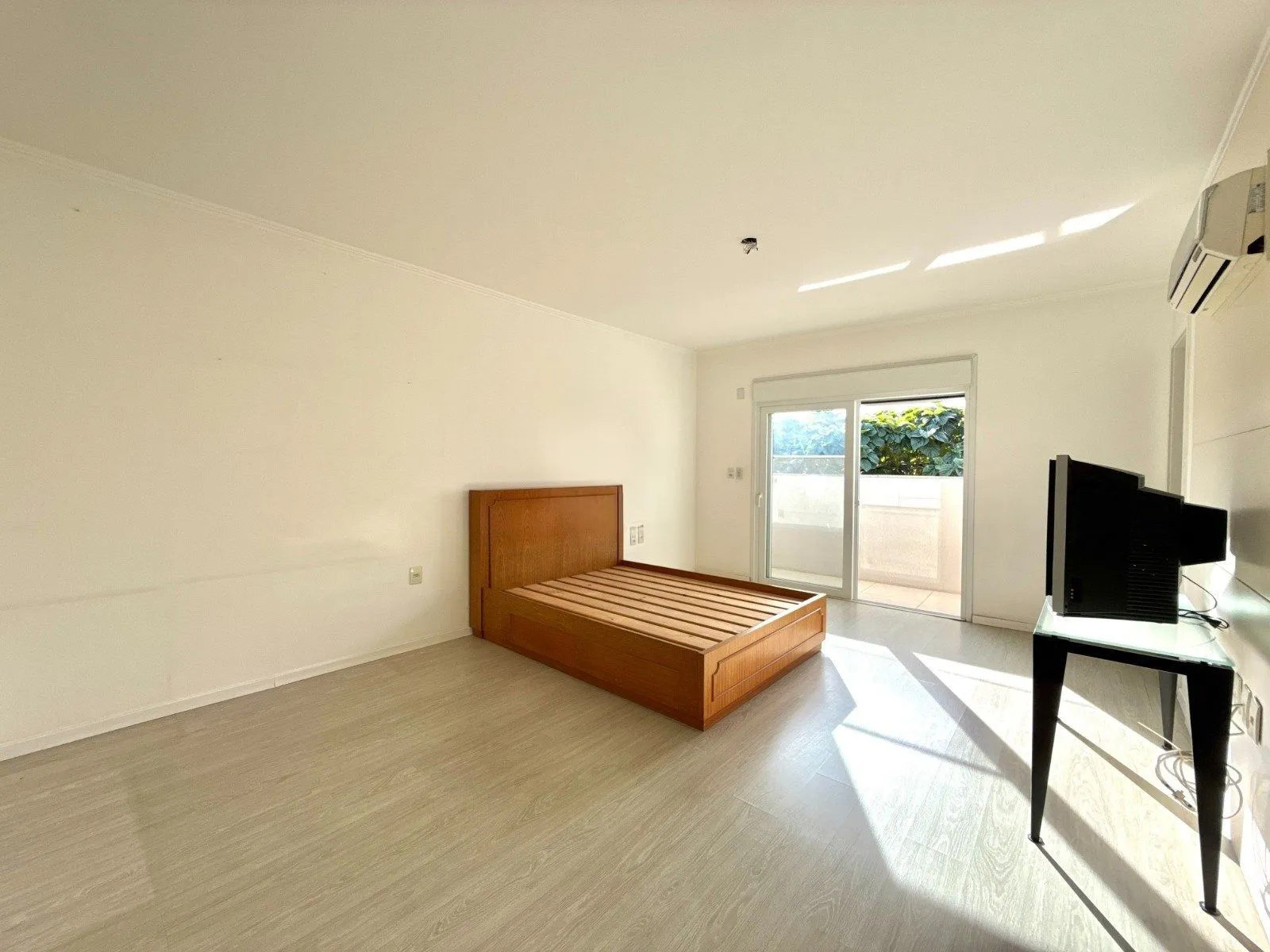 Imagem Casa com 3 Suítes e 3 Vagas no Bairro Vila Ipiranga